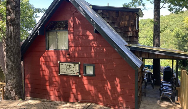 Cozy Hillside Cottage at Marble Falls - 5 miles from the upper Buffalo River.