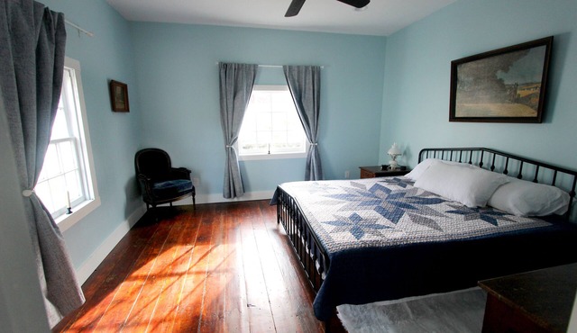 Cozy, historic 5-bedroom home in Amish country