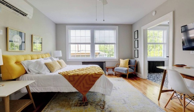 Cozy Historic Apt/Walk to River and Downtown