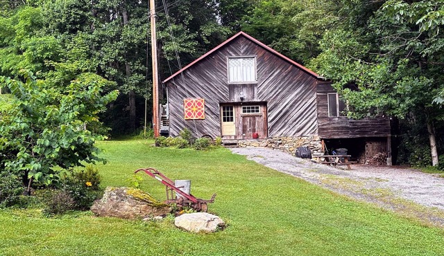 Cozy Historic Barn on a bold, rushing creek