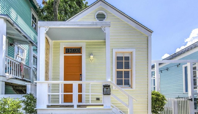 Cozy Historic Beach Cottage I