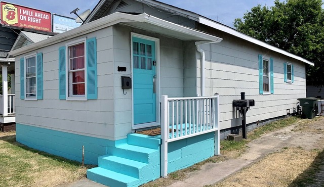 Cozy Historic Beach House in Ocean View by RedAwning