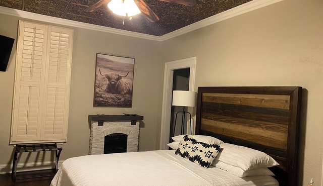 Cozy Historic Carriage apt. Steps from dining /boutiques/entertainment!
