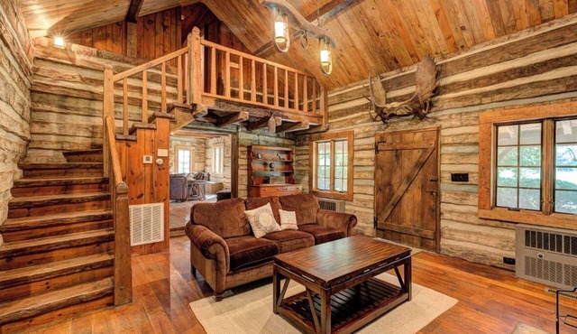 Cozy Historic Cabin!