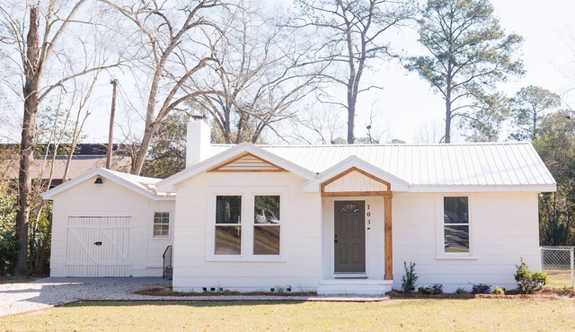 Cozy Historic District Cottage