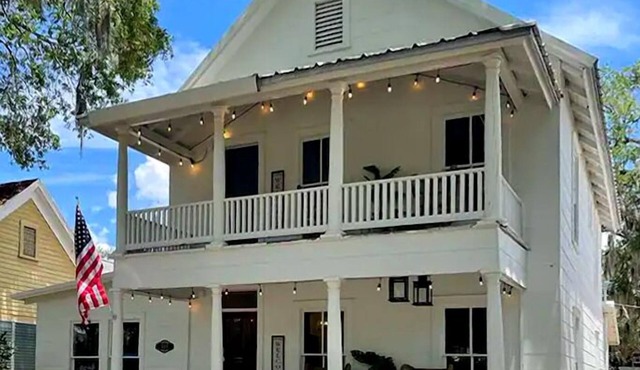 Cozy Historic home with 2 king size beds in Sanford