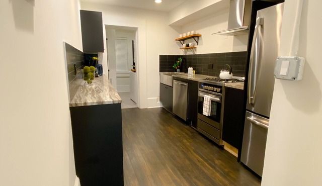 Cozy Historic Midtown Apartment