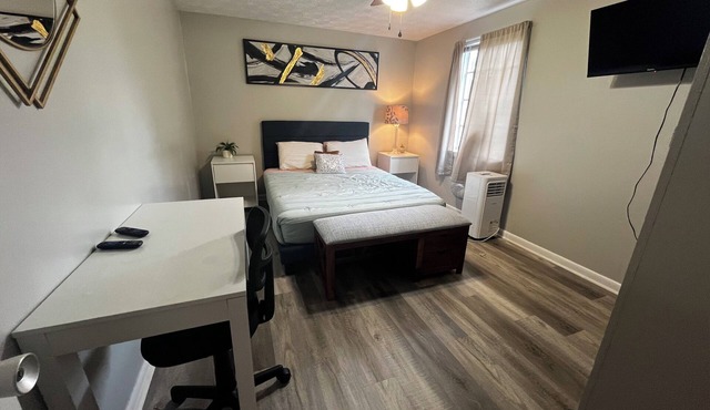 Cozy Historic1-bedroom apartment with full amenities!