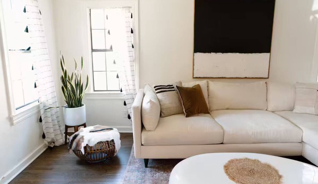 Cozy Historical Home, Walk to Downtown Edmond