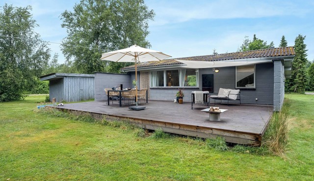 Cozy holiday home 350 meters from the water in Amtoft.