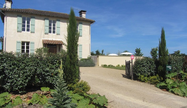 cozy holiday home, heated pool, extra large beds, 4 bedrooms 4 bath