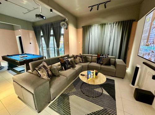 Cozy Holiday Home Karaoke BBQ Bukit Indah JB