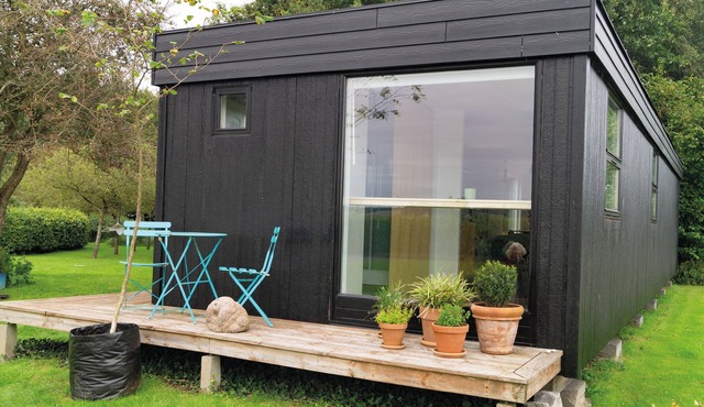 Cozy holiday home with views near the beach