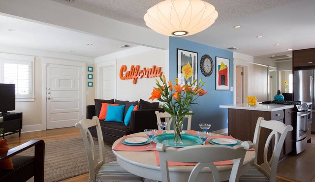 Cozy Hollywood House ★ Central Los Angeles Location ★ 2 Car Parking