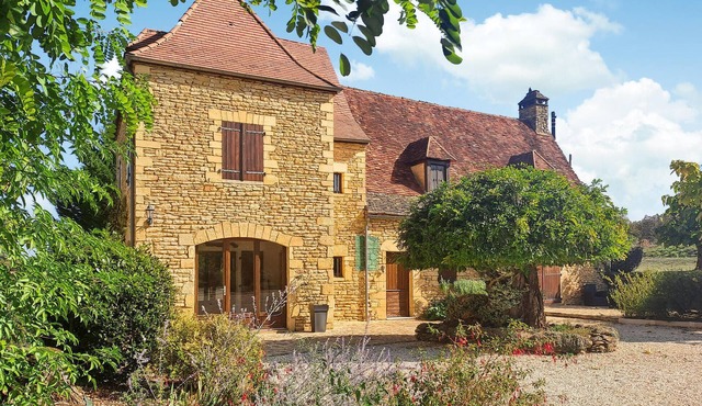 Cozy home in Marcillac-Saint-Quenti