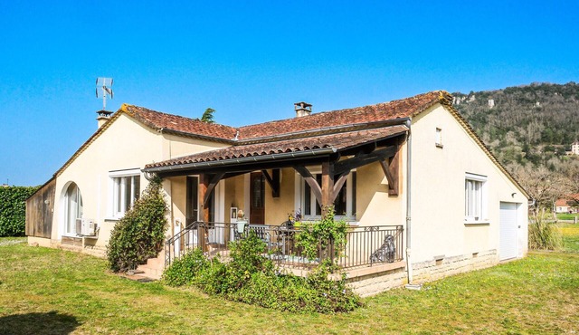 Cozy home in Saint-Vincent-de-Cosse