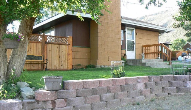Cozy Home 10 blocks from Yellowstone Park