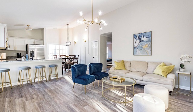 Cozy home 15 from RTP & Dtown - starts at 3.5k/month