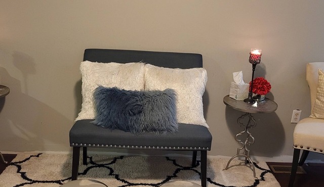 Cozy home. 15 minutes from the lake and 30 minutes from the beach!