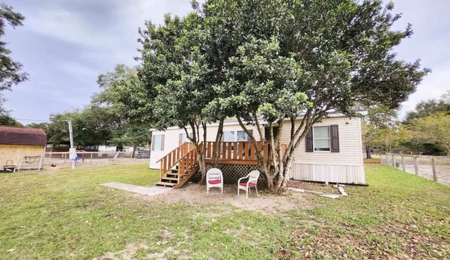 Cozy Home 2 Minutes from WEC. No Cleaning Fee