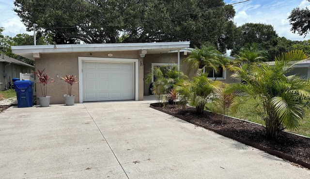 Cozy home and minutes from the beaches