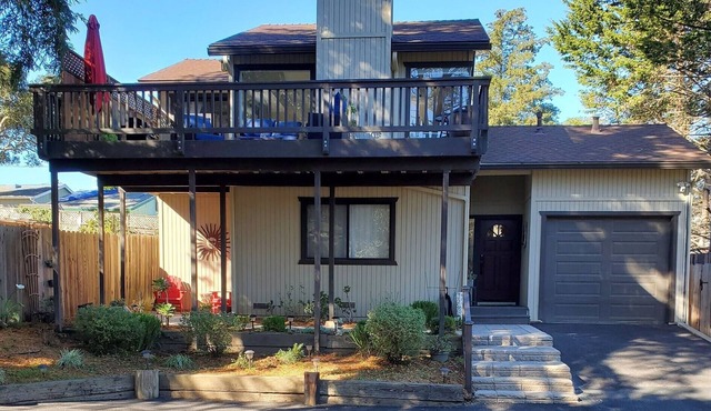 Cozy Home Away From Home Not Far From The Beach & Downtown Cambria Shopping
