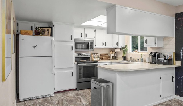 Cozy home-away-from-home 3-bedroom house in Davis