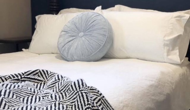 Cozy “Home Away From Home” 1 Bedroom basement Suite w Full Bathroom & laundry