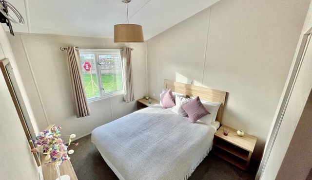 Cozy home away from home 3 bed lodge @ 101 Windsor Pendine Sands.