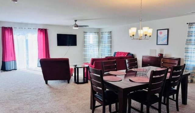 Cozy Home Away in Southport!