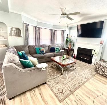 Cozy Home By University Circle VA,CC & Museum