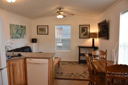 Cozy Home by Yellowstone River Confluence