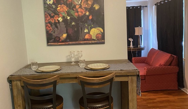 Cozy home close to downtown and minutes away from Fort Smith area! Pet-Friendly