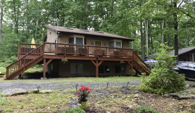 Cozy Home Close to Lake, Hiking Trails