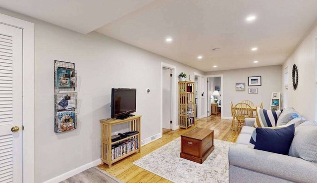 Cozy home close to the beach with patio, Washer/Dryer, & Partial AC