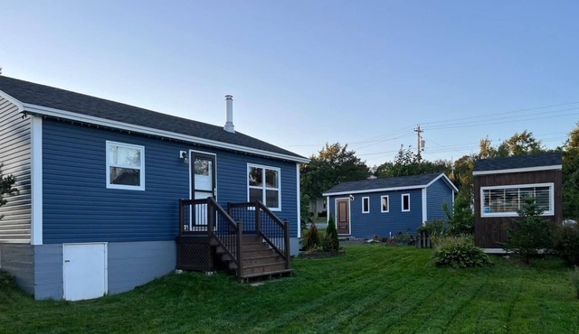 Cozy home close to the ocean in the heart of Carbonear!