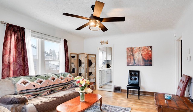 Cozy home - family - friends - work all