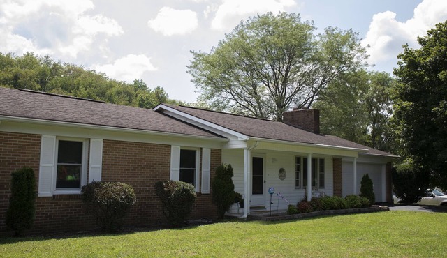 Cozy home for the weary traveler includes garage in the middle of Southwest VA.