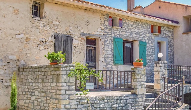 Cozy home in Sainte Croix-à-Lauze
