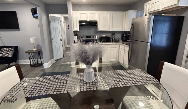 Cozy Home, fully fenced with huge back yard