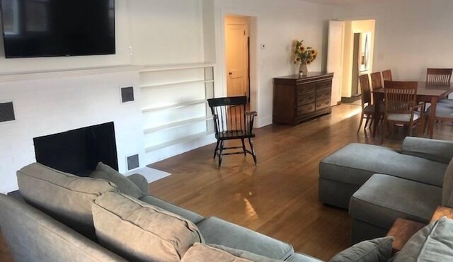 Cozy Home Heart of the Village Near Golf & Colgate