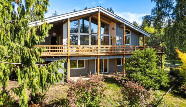 Cozy Home Hot Tub Sauna EV Charger Bay & Dining 5m