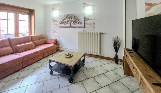 Cozy home in Grand-Fort-Philippe with WiFi
