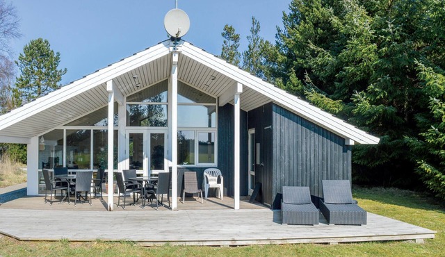 Cozy home in ålbæk with sauna