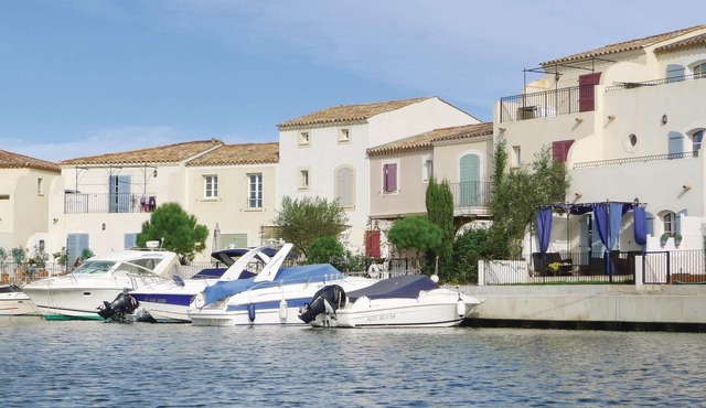 Cozy home in Aigues-Mortes with house sea view