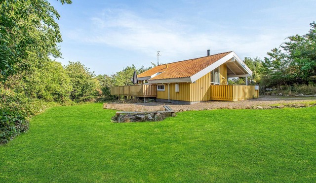 Cozy home in Allinge with kitchen