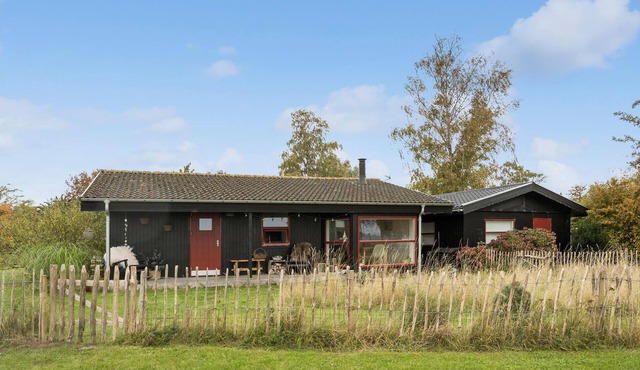 Cozy home in Askø with WiFi