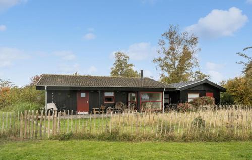Cozy Home In Askø With Wifi