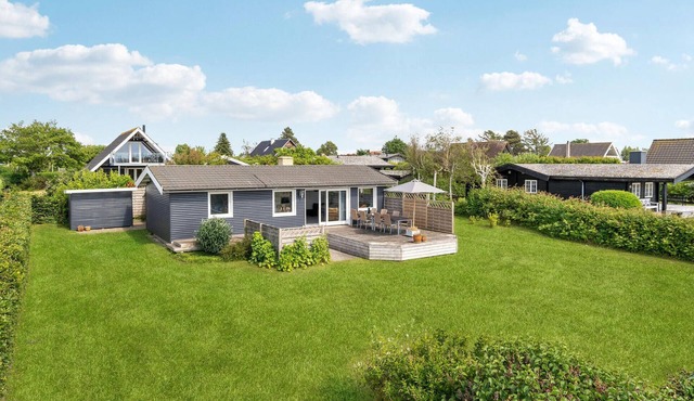 Cozy home in Assens with house sea view