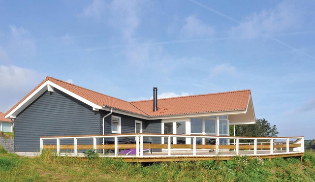 Cozy home in Augustenborg with sauna